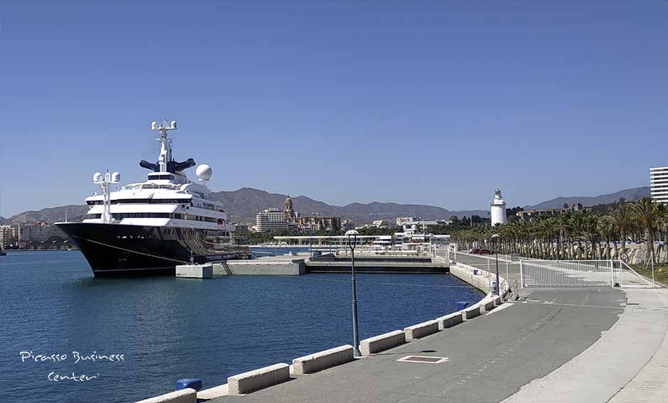 Portul de agrement pentru superyacht Malaga Marina la 11 minute cu mașina